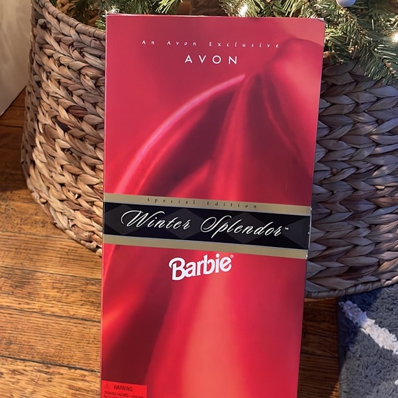 Winter Splendor Barbie - Picture 3 of 3